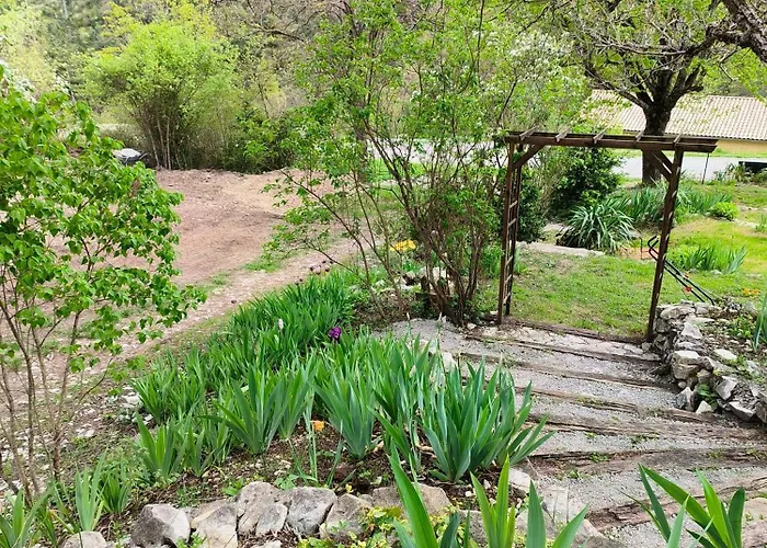 Bed & Breakfast Mas De Chalvagne